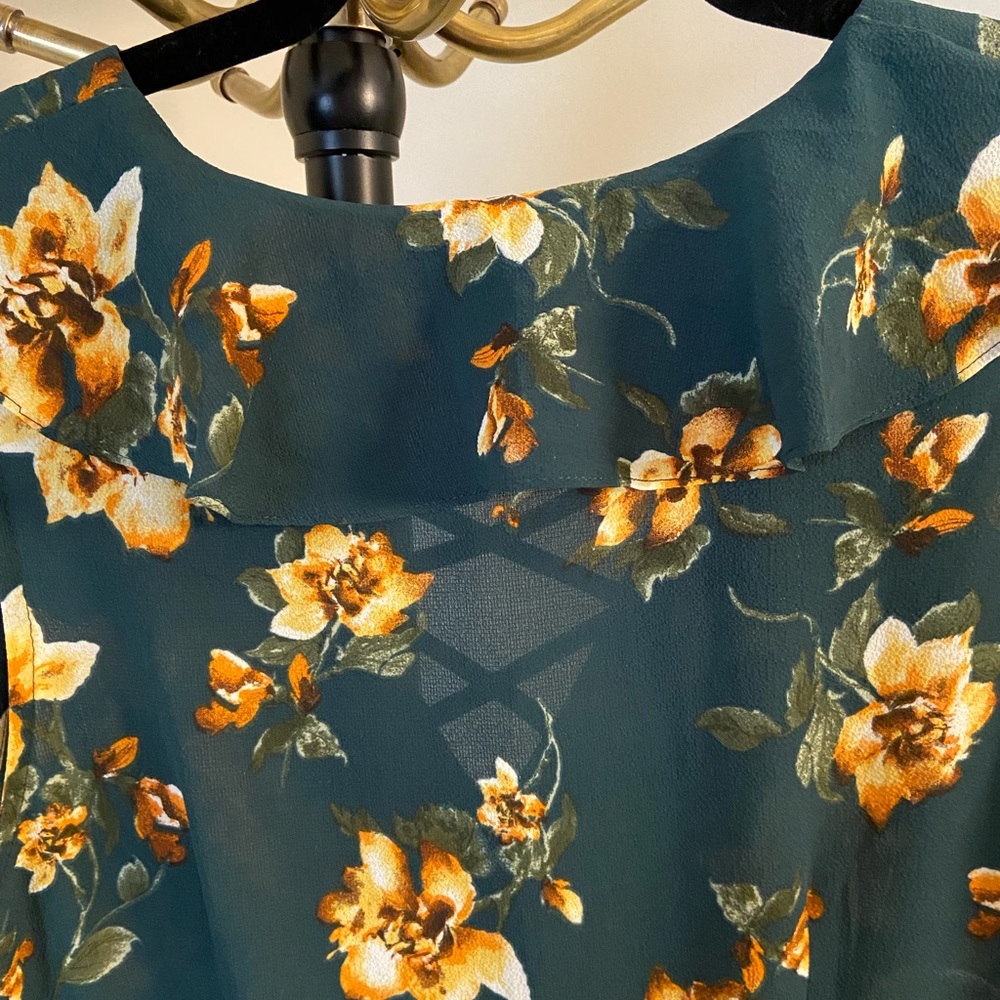 ModCloth Flower Dress: Medium - Picture 9 of 11